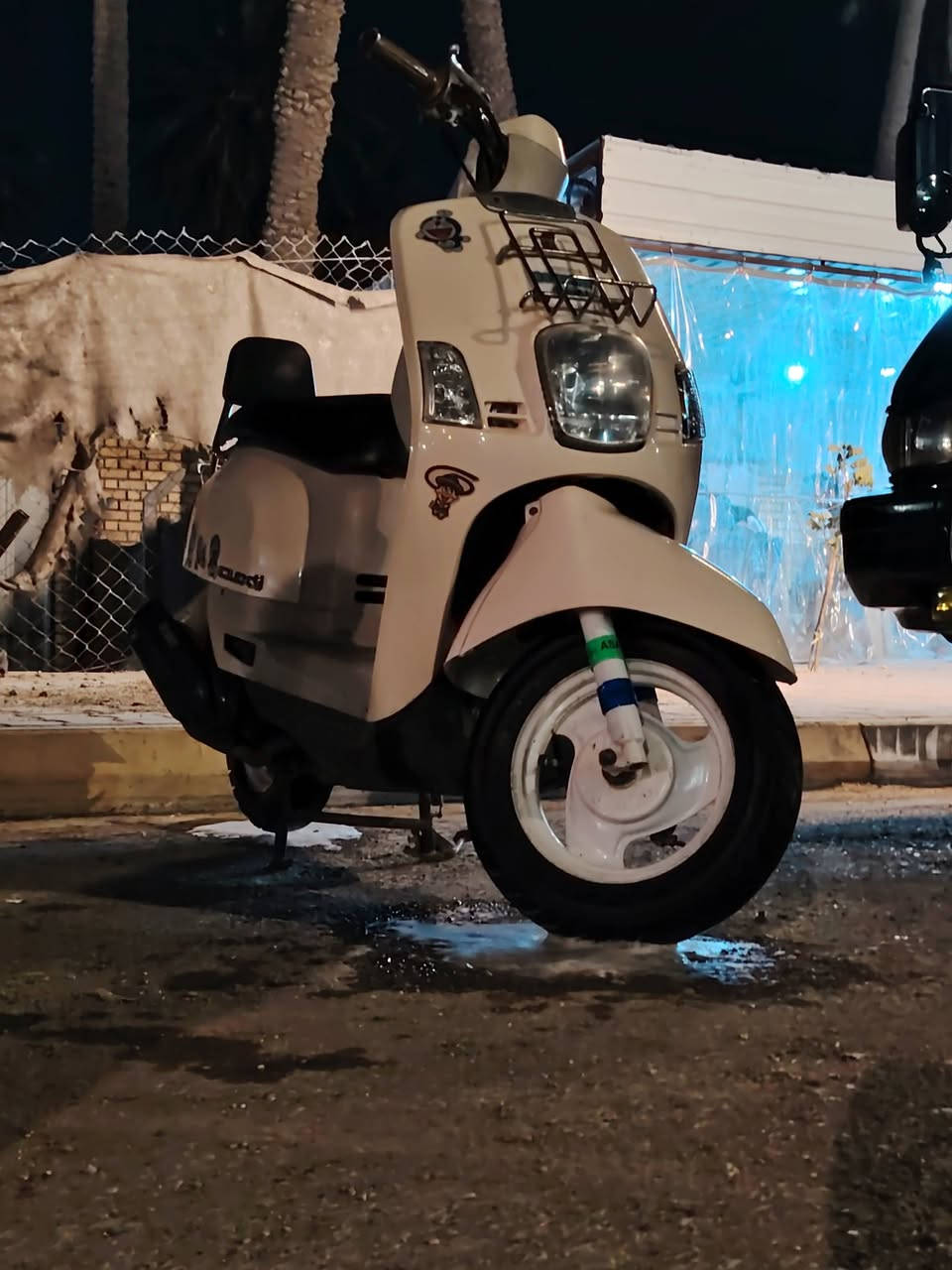 سلام عليكم ماكس بوليس للبيع دراجه نضيفه مكينه ما مفتوحه كهربائيات شغاله ولدراجه شلعه ومعدل 110 دراجه رايده 775 وبيه مجال الاستفسار *********** مكاني كوت
