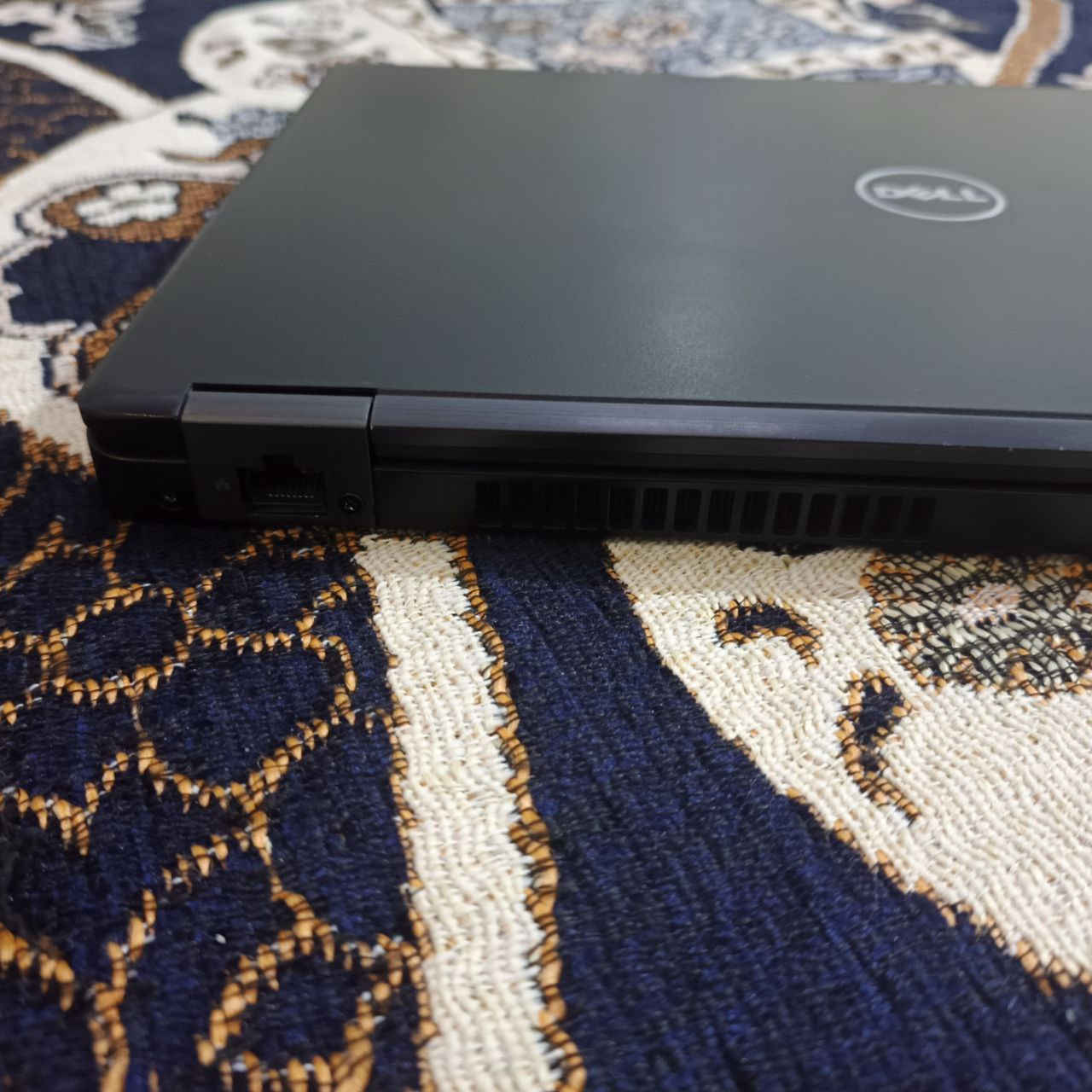 لابتوب Dell Core i7 بحالة ممتازة + شاحن أصلي + ألعاب مثبتة

📦 المواصفات:

معالج: Intel Core i7-6600U

ذاكرة الوصول العشوائي (RAM): 8GB

قرص SSD بسعة 256GB

كرت شاشة: NVIDIA GeForce 930M بسعة 2GB

شاحن أصلي

🖥 الحالة:

الجهاز في حالة ممتازة مع شاشة خالية من العيوب

خدش بسيط في الجزء العلوي

البطارية تدوم حوالي 30 دقيقه الى ساعه 

جميع المنافذ تعمل بشكل جيد، ولا توجد مشاكل في الحرارة أو الأداء

ألعاب مثبتة وجاهز للاستخدام

💰 السعر 200,000 دينار عراقي 

📍 الموقع: النجف الأشرف، نهاية شارع المدينة

📞 للتواصل: ***********_*********** او خاص 

🚚 التوصيل متوفر

---   

ملاحظة: سبب البيع خاص وانما الجهاز نضيف واذا ردت لعبه كلي واضيفها واذا تريد تسأل على الالعاب خاص وشكراً
