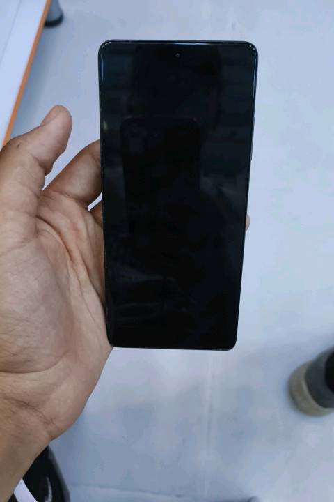 poco x5 pro 5G للبيع الجهاز نضيف كلش مبدل شاشه اصليه ففط ولشاشه الشادهة ام 75 الي هيه احسن شي وجهاز رايده 175الف وبي مجال