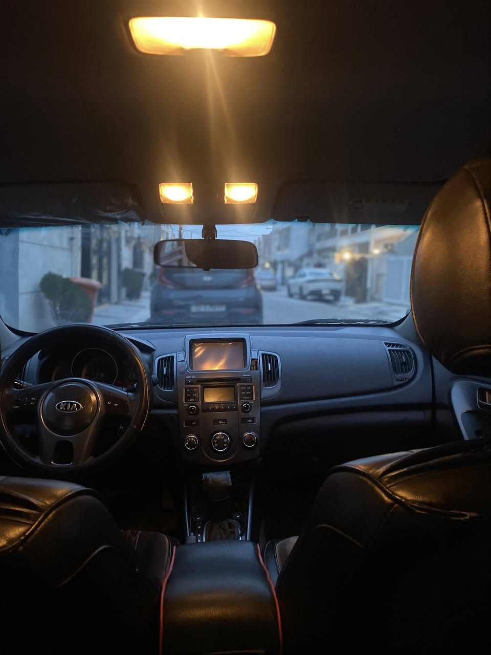 السلام عليكم للبيع
كيا فورتي 2012 محرك 16gdi الكير والمحرك شرط 

ضرر السيارة بدون دواخل بدون أيربك ومؤشر بالصور وبيها مكانات تعديل بارد كوبون بنزين بيها وشرط التحويل فقط السعر92$ 

***********

***********
