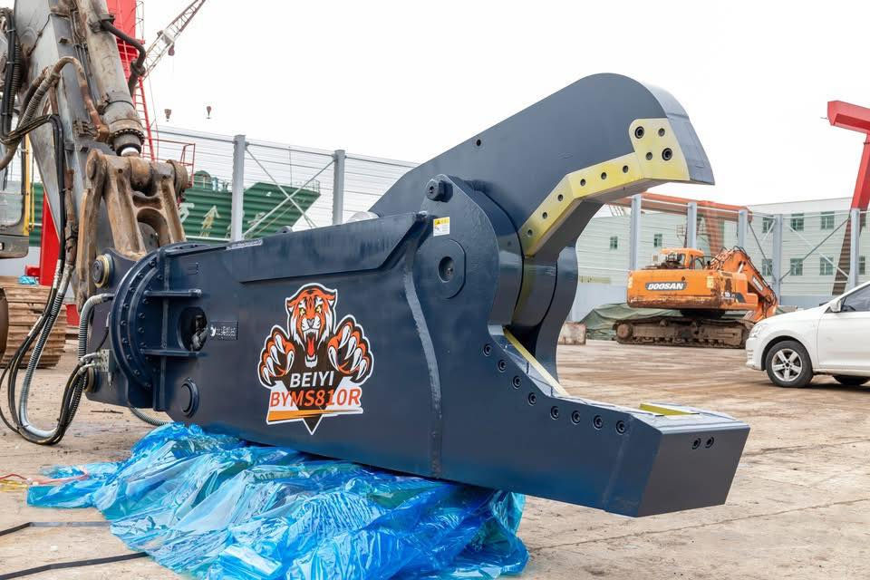 وصول مقصات الحديد بكافه الاحجام بغداد كراج الأمانه مقابل مستشفى الأطفال ***********
