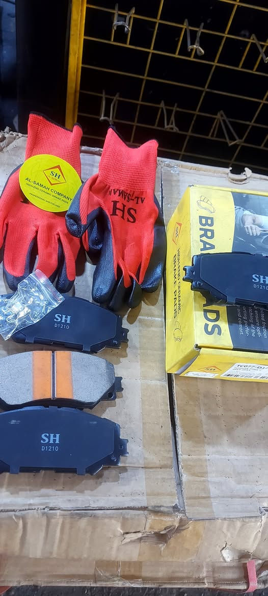 تتوفر لدينا دسكات السماح شرط الضمان 
لا صوت 
ولا رخام على الويل 
قوة تماسك عالية جدا أثناء التوقف 
صديق للبيئة 
ضمان 50 الف كيلومتر 
موقعنا بغداد كرادة بفرع شركة دنلوب للا اطارات 
استفسار اكثر  التواصل على الأرقام التالية 
*********** جملة ومفرد 
*********** جملة #
متوفرة خدمة توصيل 
تحياتي مدير المبيعات 
ابو ادم
