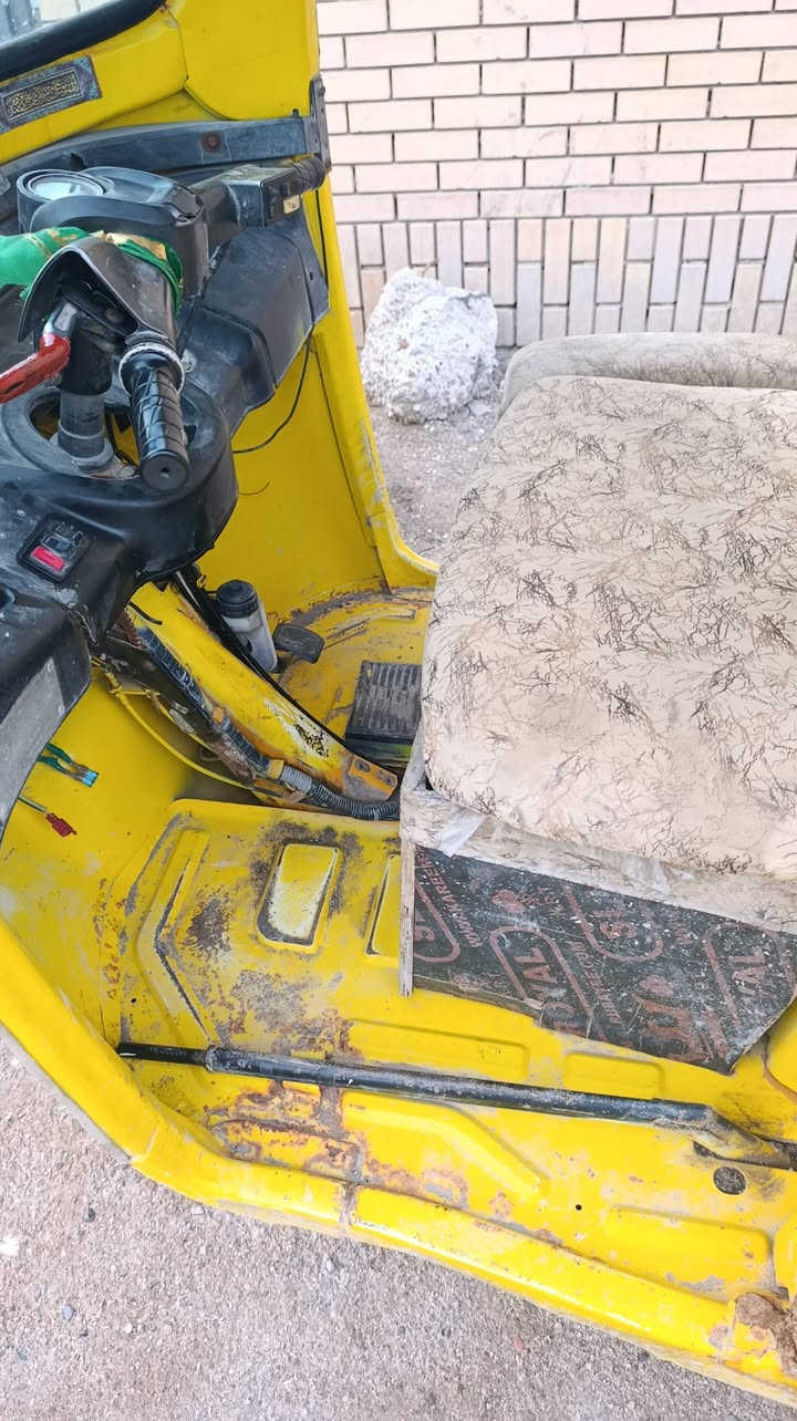 اعاده نشر بسبب الوعود الكاذبه  تكتك  موديل 20معمره عام محرك جديد 25بشهر ال 12شاده سنويه ورقم تحويل ثاني يوم تخم تاير  سعر 4900وبيه مجال العنوان  البصره الهارثه  ***********
