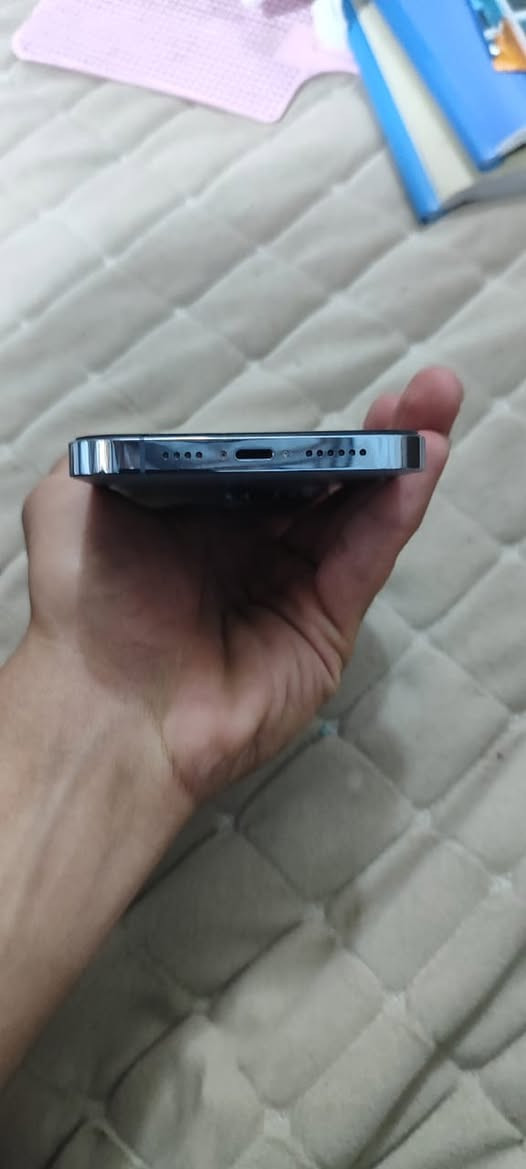 للبيع مكاني ناصريه مركز 

13 برو ماكس ذاكره ٢٥٦ بطاريه ٩٠ بلاديه لامبدله ولا مرفوعه شرط جهاز كلش نضيف كله شغال نموذج N والسماعه الفوك شويه بيها ضعف فقط


**إذا كنت صاحب هذا الإعلان وتريد حذفه لأي سبب، رجاءا أرسل رسالة إلى الدعم الفني**