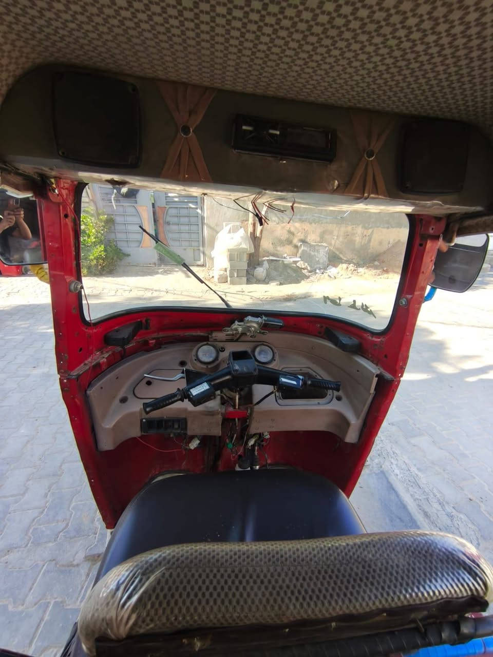 السلام عليكم تكتك للبيع موديل 2018 نضيفه كبل للشارع سعر مليونين 700عنون بغداد الشعب ***********
