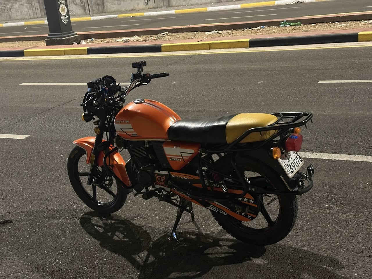 سلام عليكم دايون نفخ موديل 22 مكينه 150 مال جناي مرقم كربلاء سنويه باسمي ومرتبه ومنضومه گلوبات + ماصده جمجمه ولدات داخليه الدراجه كامله من كلشي تاخذه راسك بارد رايده بمليونين وبيهه مجال للشراي  كربلاء حي الوفاء 
***********
