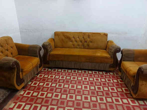 تخم 5مقاعد نضيف جدا اي ضررمابي سعره 125يوجد توصيل داخل كربلاء ***********
