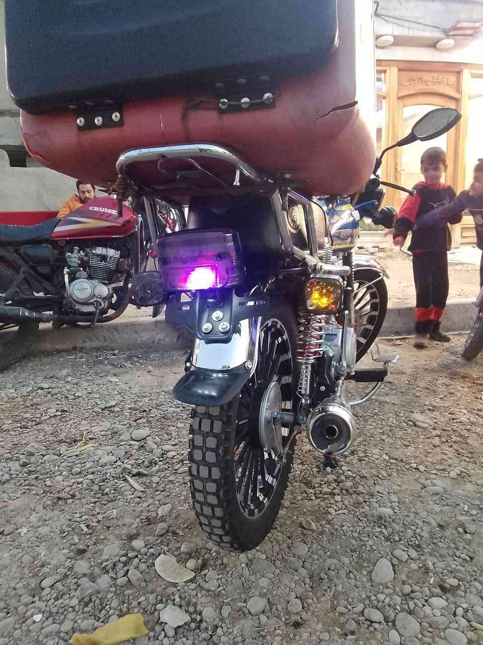 سلام عليكم سيفان موديل 25 فول وراق كامله سعر ٨٠٠(***********)
