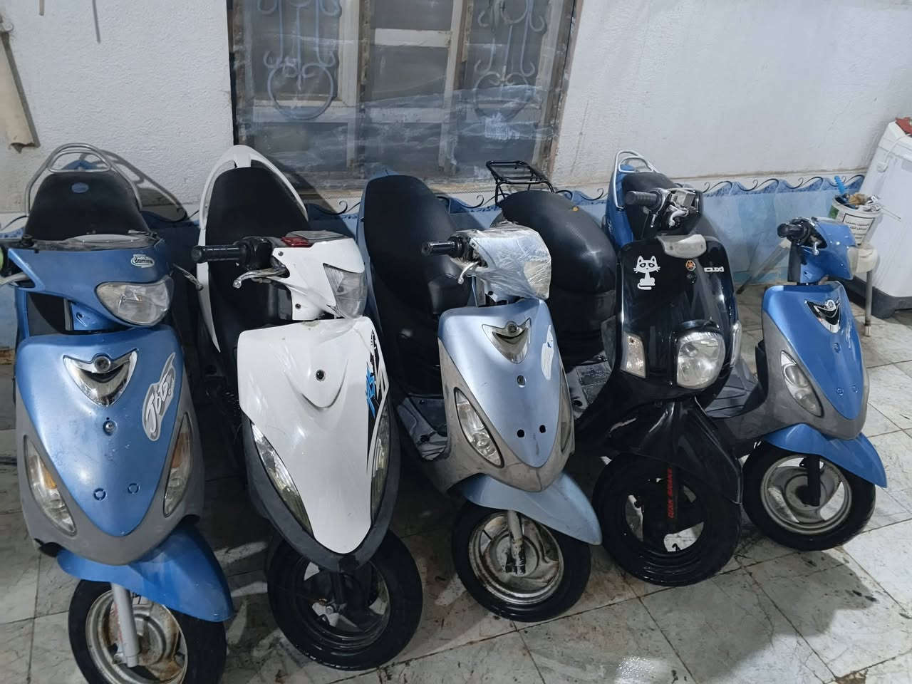 سلام عليكم ماكسات نضاف نضافه احلا من صور
وكلا 50 بلاد مكاني ناصريه مركز شراي يتصل 
السعر ع 550   دراجات شلعه ومشي خير من الله 
***********
