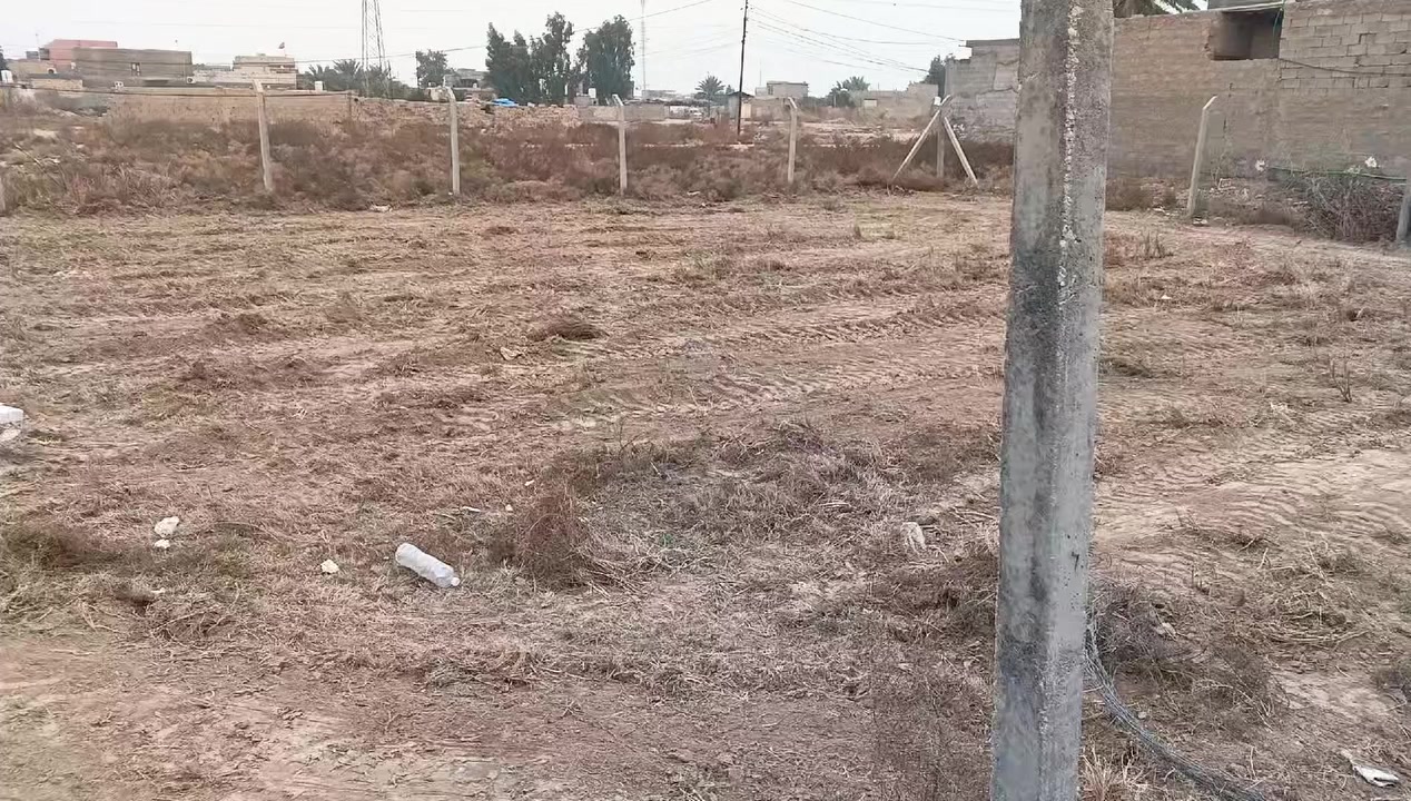 قطعة ارض 500م تقع مباشرةً ع شارع  تبعد 1كيلو عن الشارع العام طريق يا حسين منطقة  العامرية/ النبهانية
 عمود 208 
ت/***********
