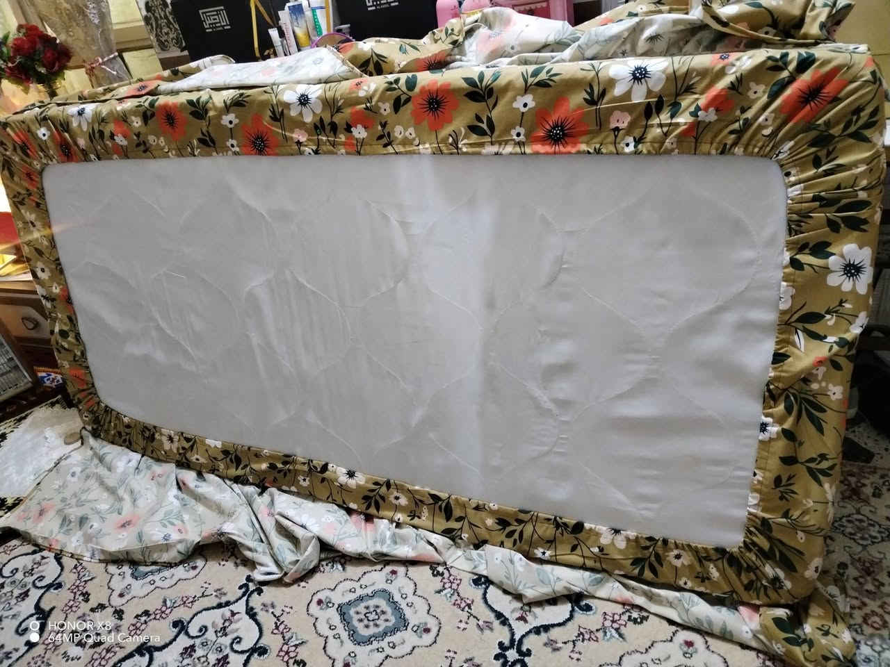 للبيع سرير مع فراش اسفنج ضغط عالي ارتفاع ١٢ نظيف
المكان دورة للاستفسار الاتصال على ***********
