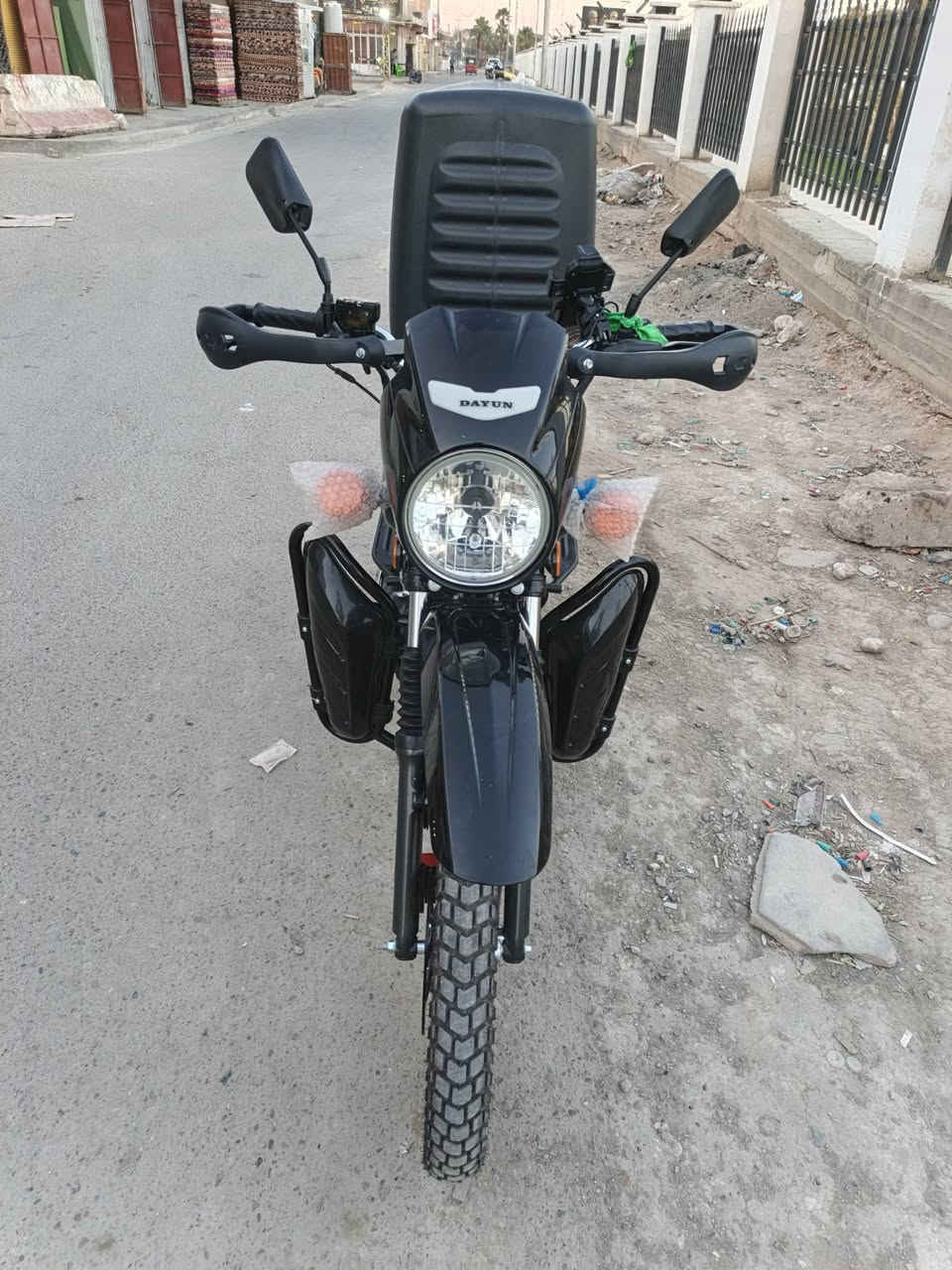 السلام عليكم دراجه ديوان للبيع٢٠٢٥ كهربائيات كلهه شغاله مكينه اسبانه ما بممدود عليهه  دهي زيرو صارلهه شهرين من منزلهه رقم أربيل إنكليزي المكان بغداد المحموديه السعر مليونين و٩٠٠ وبيهه مجال *********** ***********
