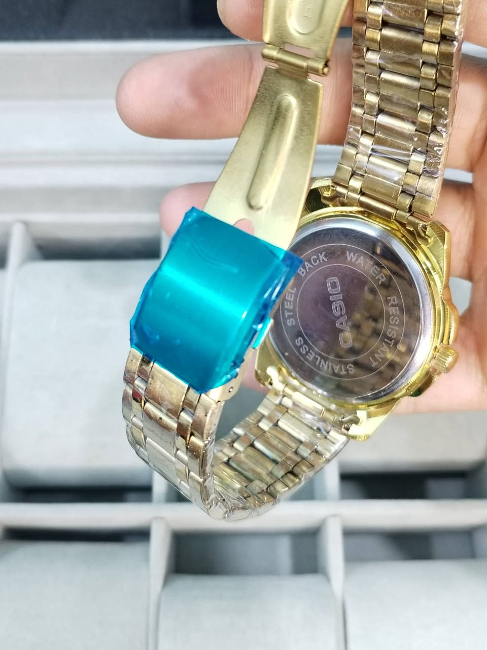 🌟 ساعة يد الكلاسيكية من كاسيو! ⌚✨

🔹 ماركة: كاسيو (Casio)  
🔹 مقاومة للصدا والماء✅ 
🔹القفل فراشه 
🔹 عداد تاريخ 📅  
🔹المكينة مختمه
معدن ستانلس ستيل تعمل بحركة كوارتز  🎉
***********
