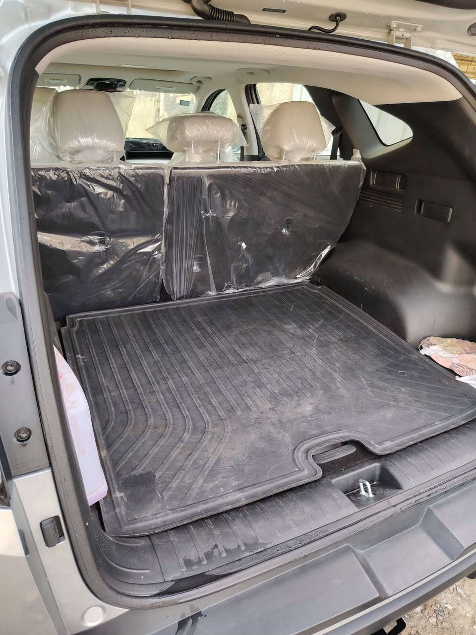 توكسان 24 وارد أمريكي محرك 2500 فول مواصفات
فتحه
بصمه
 تحكم من بعد
 كشنات جلد
كراسي كهربائيه
نظام الادار
السيارة فول مواصفات 
مابيه ضرر فقد دعاميه الأمامي مكان الدوره *********** ماشيه 10 الاف
