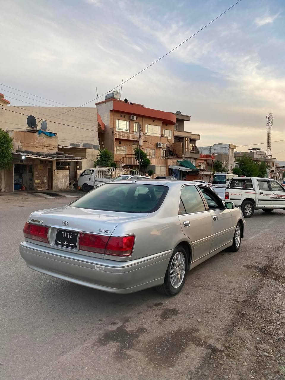 ماشااللە لە ماڵی هەموو لایەک

مەلیکە موس موس 
بەحری 
سێ دووگمە 
داشبووڵ نەجەف 
گێڕ عەدل
پەردە
تەبرید سارد و گەرم  بەستراوە
ناو ڕەساسی
بەس شوێن موسەکانی بۆیاخە 
گێڕ و مەکینە بە شەرت
چوار تایە و ویلی تازەی لە ژێرایە و سەیارەیەکی تا بڵێی پاکە 

 بێ کۆدە و بەیانی بڕۆ خۆت کۆدی بکە .

نرخ 47 گەڵا و مەجالێکی کەم

ژ.م ***********
