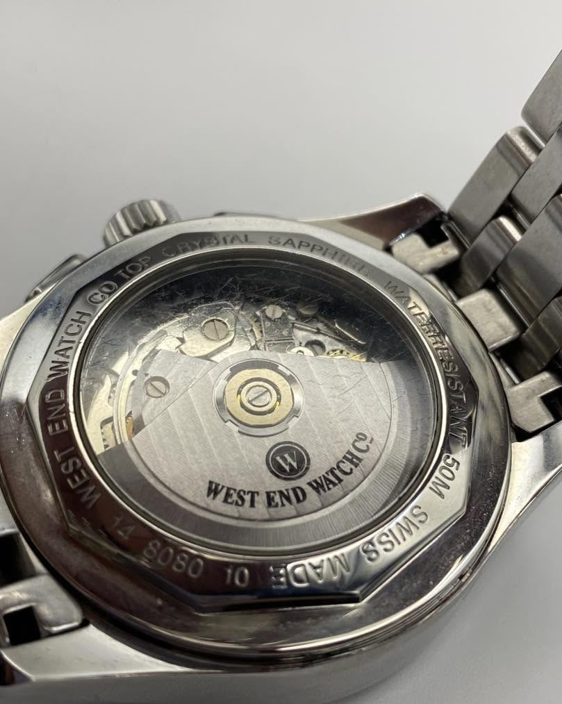 West End Watch Co
Sowar Automatic 
مُستعمل بدون مُرفقات 
اوتوماتيك كرونو
قطر ٤٢ 
الساعة بنظافة جيدة جدًا 
لون مينا مُميز


**إذا كنت صاحب هذا الإعلان وتريد حذفه لأي سبب، رجاءا أرسل رسالة إلى الدعم الفني**