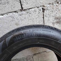 عندي تايرات للبيع نص عمر 185 \14R70 :88T 07735658553
