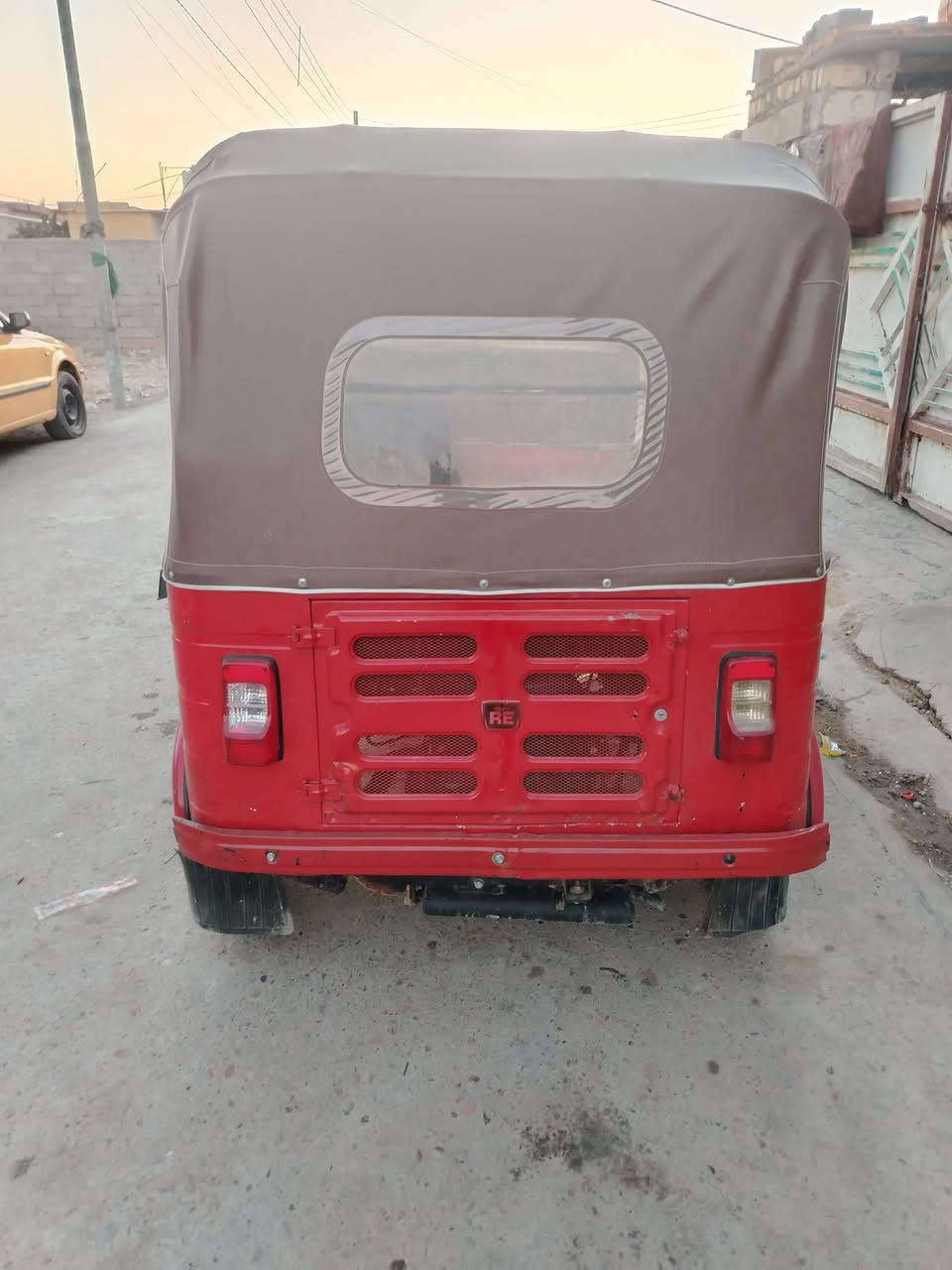 سلام عليكم تكتك للبيع موديل 18 نضيفه امرقمه تحويل ثانيوم السعر 4000 ونص وبيه مجال المكان بغداد حي النصر ***********
