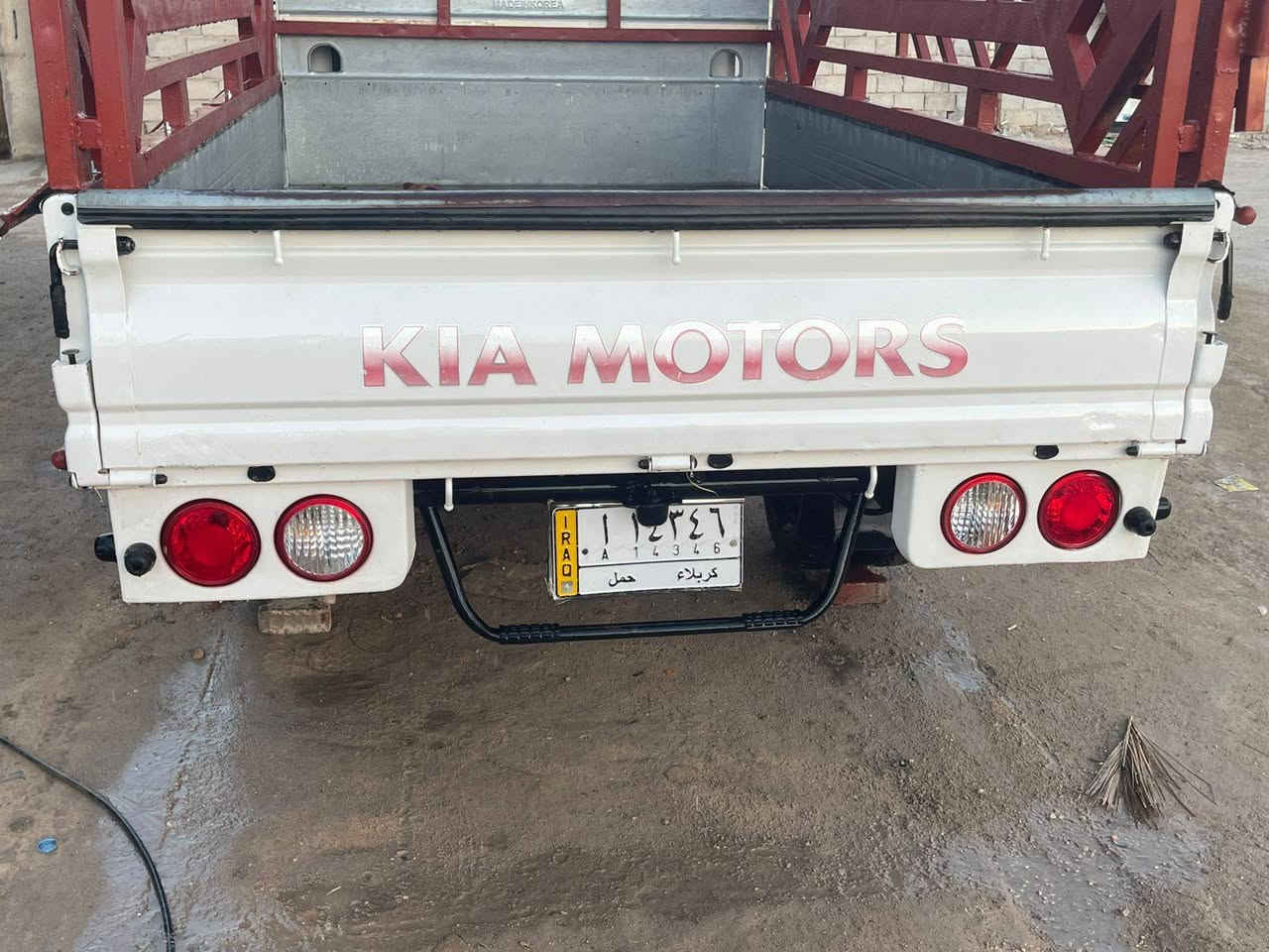 السلام عليكم من رخصة مدير الكروب المحترم كيا بنكو مديل 2016كربلاء مكان نجف الاتصال  على رقم ***********
