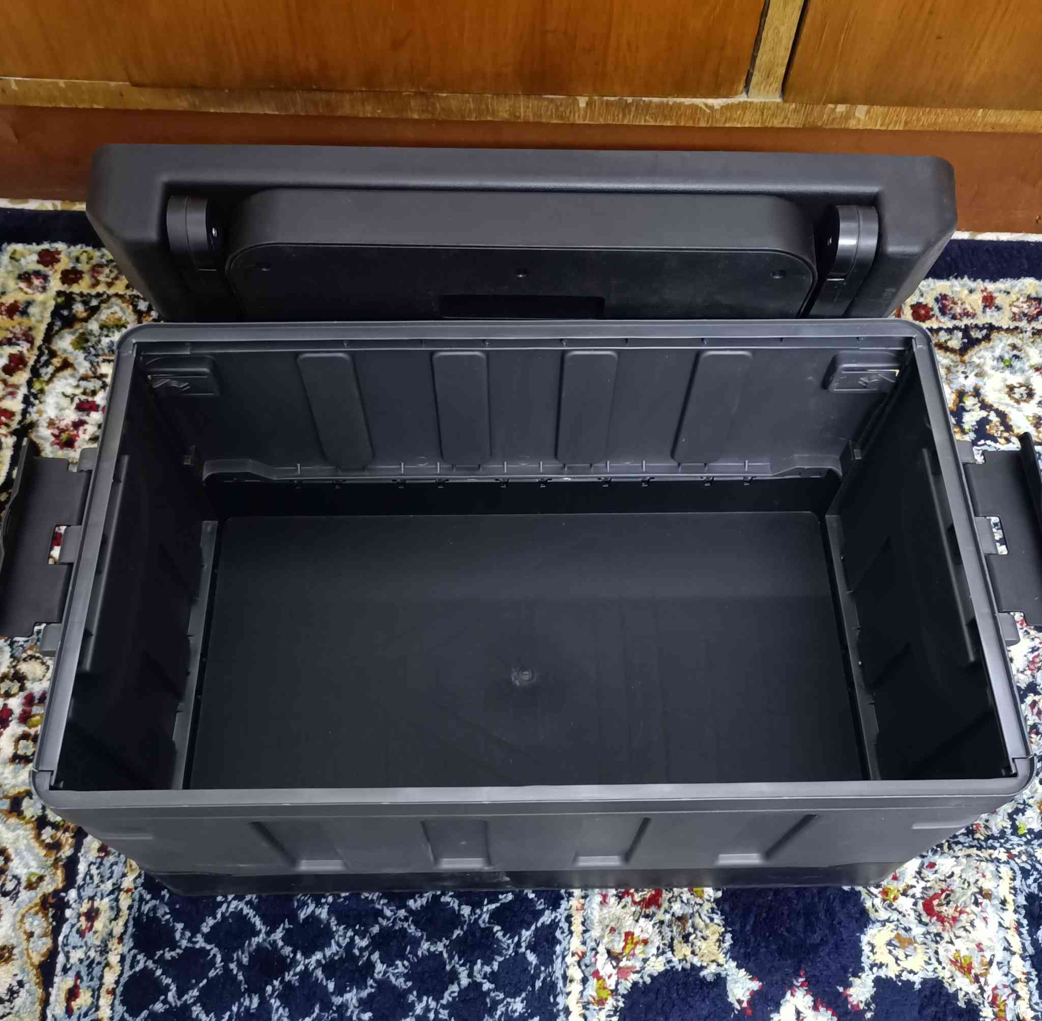 السلام عليكم شباب .. بوكس و بنفس الوقت كرسي بهذا الشكل 
.. تفاصيل اكثر تفضل يمي بالاخص و اشرب چاي


**إذا كنت صاحب هذا الإعلان وتريد حذفه لأي سبب، رجاءا أرسل رسالة إلى الدعم الفني**