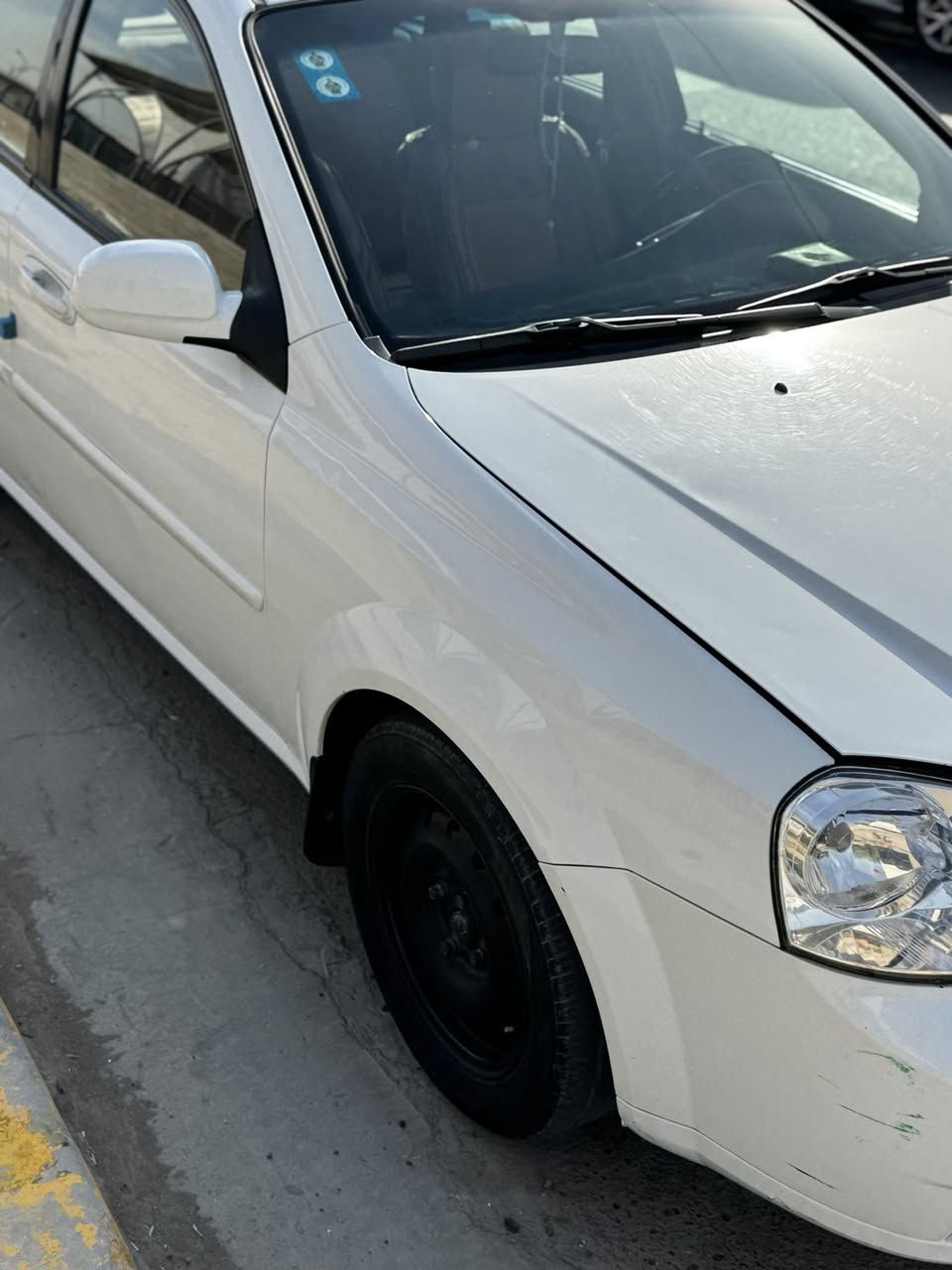 وبترا موديل 14 كفاله عامه من كلشي
ماشيه 111 الف 
تخم تاير جديد صدر خلفي وامامي جديد 
السياره مناقصه شي 
بسمي تحويل ثاني يوم 
مكان السياره بغداد البلديات 
السعر 90 وبيه مجال بسيط 
رقم مالك السياره 
‭0770 183 5743
