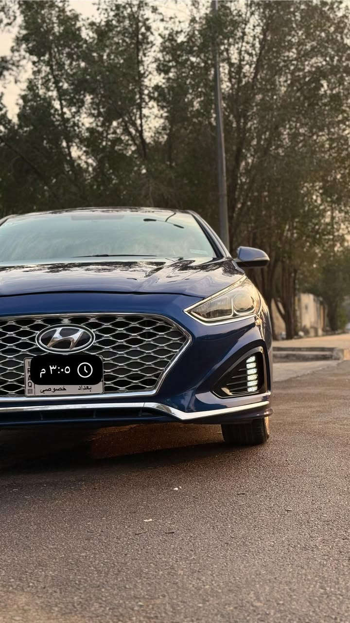 سوناتا امريكي موديل 2018
بيها ٣ قطع رش بدون معجون بدون دواخل 
مكينه ٢٤٠٠ 
ماشيه ٧٠ الف 
كير مكينه حداديه لغد وشاصي كله كفاله 
ايرباكات كله سليمه 
فول مواصفات عدا الفتحه 
بصمه دخول ذكي 
رادارات جانبيه اماميه 
تحديد مسار 
توقف ذاتي 
مانع انزلاق نزول منحدرات 
مرايه اوتودم 
كرسي كهرباء 
مقاعد تدفئه 
اشاير بالمري 
فول تحكم ستيرن 
شاشه ابل كار 
كامره دواره 
مودات قياده ٣ انضمه 
السياره كلش جديده ونضيفه ع ايدي صدر تايرات منضومه بانزين تدفئه تبريد كله جديد رقم بغداد مشروع وطني مكاني بغداد 
السعر ١٢٨ مجال قليل 
***********
