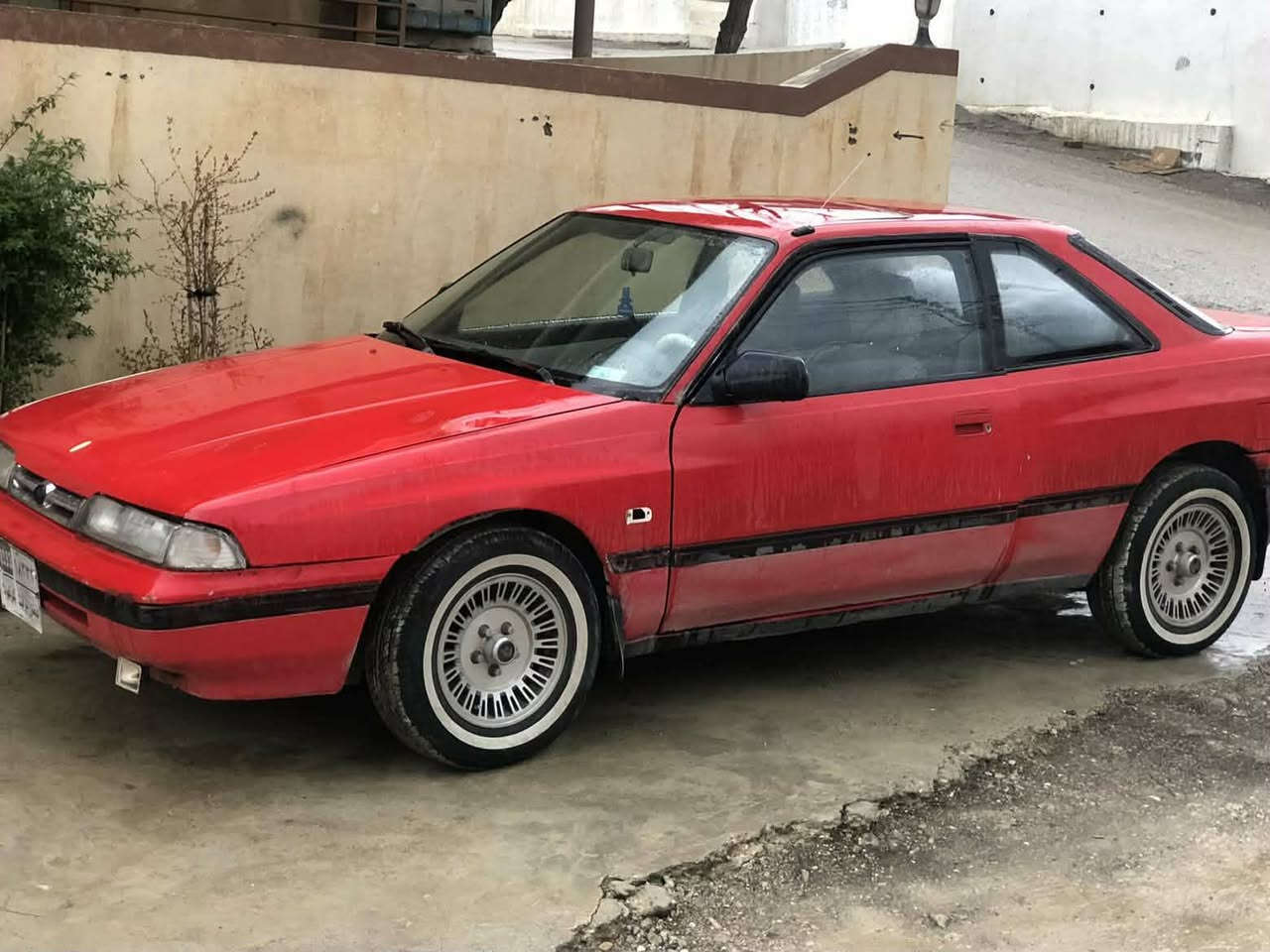 مازدا ١٩٩١ فولی سڵایت سەیارەکە زۆر جوانەو ڕێکو پێکە ٤ تایەی لۆکی خراوەتە ژێر پاتری تازە گۆڕاوە سەیارەی ماڵەو شتێکی ڕێکو پێکە.
هەر بەڕێزێک حەزی لێییەتی با تەلە فون بکات لە سلێمانیم 
0770 191 6976 السليمانية, العراق
