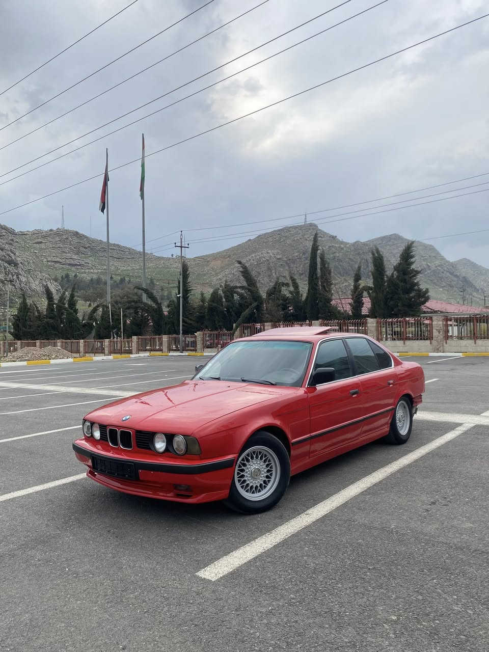 سڵاوی خوا لەهەمو موسڵ مانان ئەم گوڵە سورە بۆ فڕۆشتن520 كەپس گێڕ حادی    سەیارەكە كامل تەحمیر كراوەتەوە كامل بۆیاغی كورە كراوە تەقەو ڕەقەی بەشەرت  موسو بڕاوەو وەر گەڕاوو  بەشەرت نوكە دەرزی دەحمی نیە خایسی نیە بەشەرت  سەیارە كە لە ڕوبەڕو جوانتر نەبو پارەی ڕێگات حایدیمن مۆدێلی92 سەیارەكە حلوجە ئاڕمێكی لەگەڵە بەس من بەشەرت نایدەم بەهەدیە دەی دەم كارەبای كامل ئیشدەكا گڵۆپو زینۆنو دارو بەرد هەر كەسێك حەزی لێبو  لەخزمەت دام سحری(27)محامەلە هەر كەسێك ویستی  باتەلە فون بكا[***********]❤️
