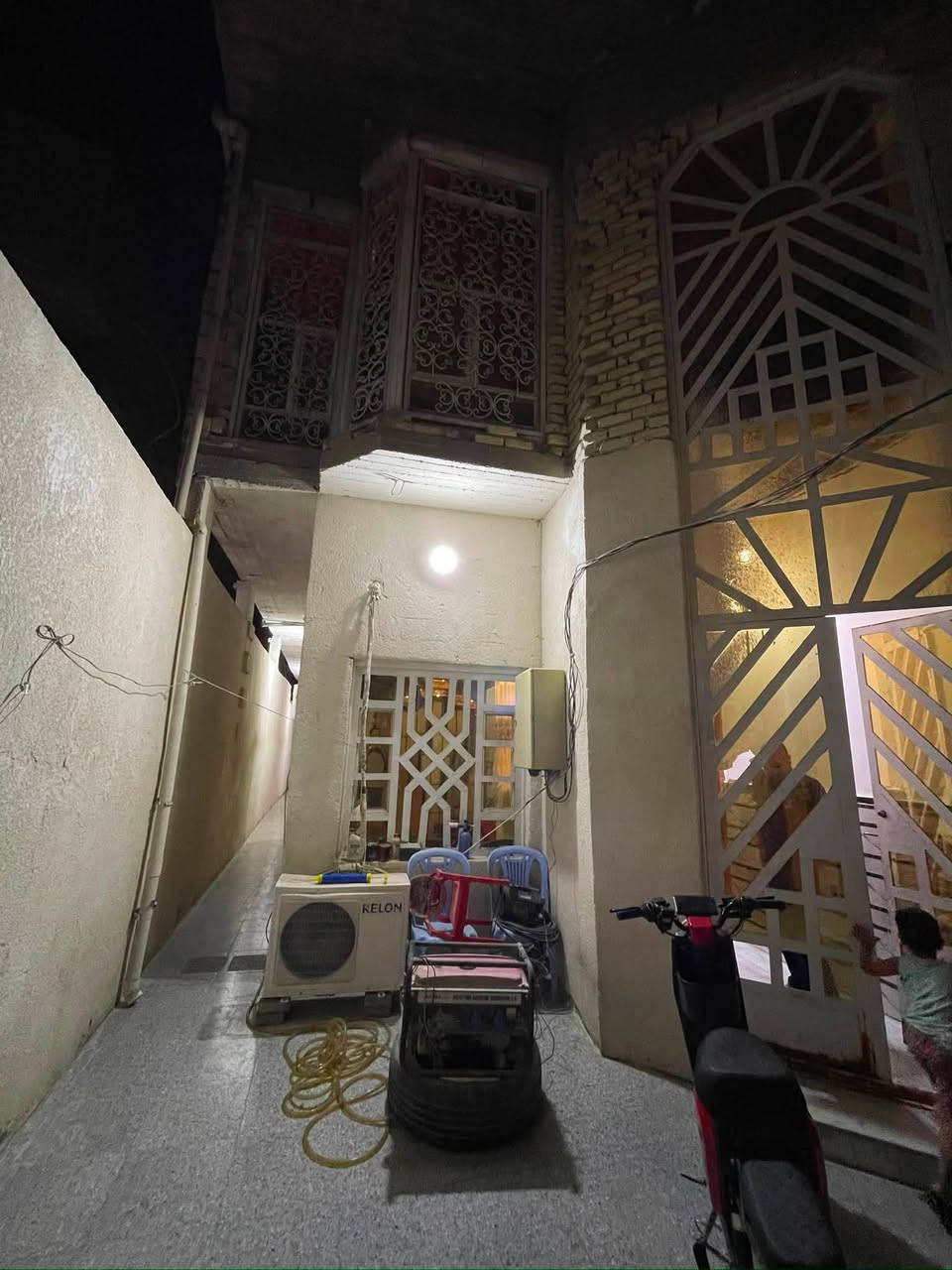 بيت للبيع. طابو زراعي قياس 140 م واجه 5م *28م
بيت نضيف ومرتب ميحتاج اي صرف 
طابو زراعي وعراقي  
السعر 100 مليون 
*********** الموقع مناوي لجم خلف مدارس مروج المناوي
