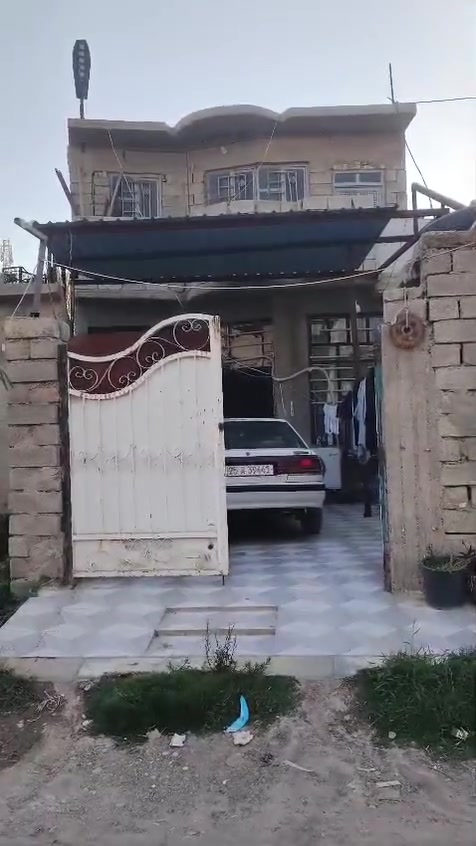 السلام عليكم
دار للبيع بيجي الحي العصري العيث خلف متنزه دنيا المرح وقريب على بيت (هادي سوادي) 
المساحه 200م
زراعي مسجل بالبلديه
للاستفسار الاتصال:***********
