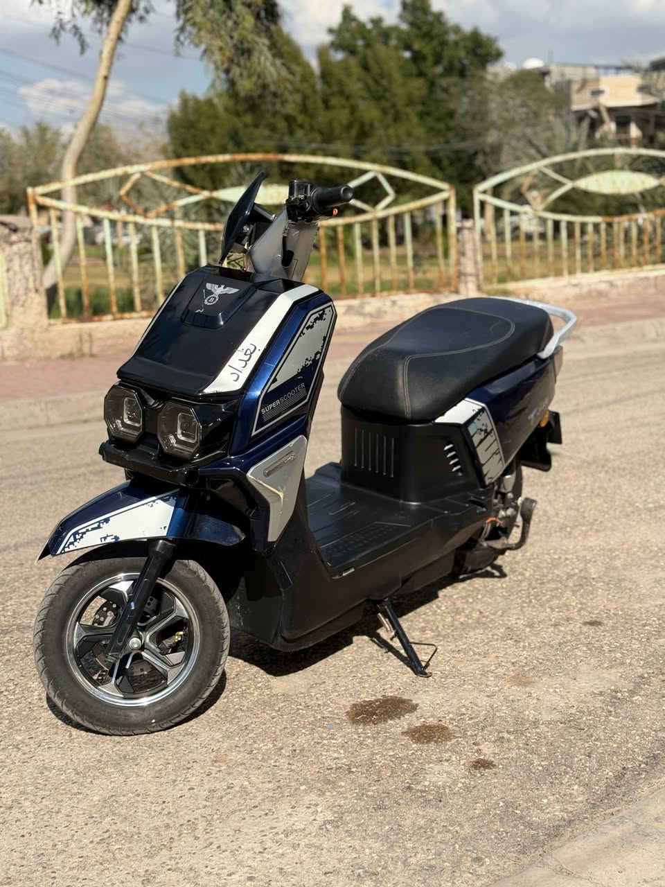 تمشي 50 كيلو بالشحنه الوحدة
6 باتري كبار
دراجة لايتاتها زنون مع انارة نهارية كهربائياتها ما بيها نقص كله شغال 
سرعتها 80 شاشتها كله سرعة حقيقي ما بيها وهمي دراجة نضيفة جنطتها واسعة كلش 
السعر 650 وبيها مجال 
بغداد حي العامل


**إذا كنت صاحب هذا الإعلان وتريد حذفه لأي سبب، رجاءا أرسل رسالة إلى الدعم الفني**