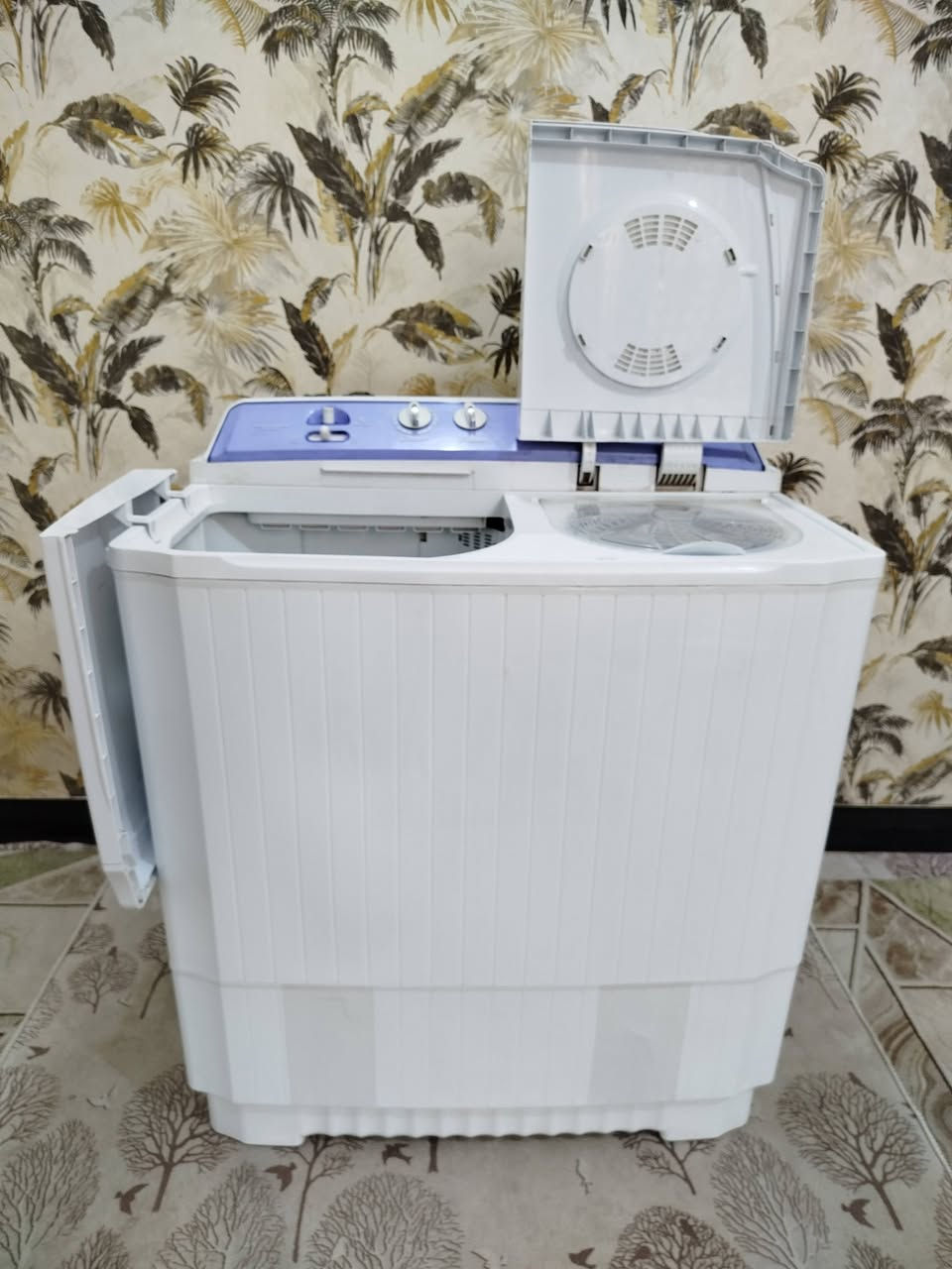 للبيع غساله كلش نضيفه حجم كبير ماداخله تصليح بيه ضمان   سعر  110 مكاني كربلاء حي العامل *********** وتساب ماسنجر موجود ***********
