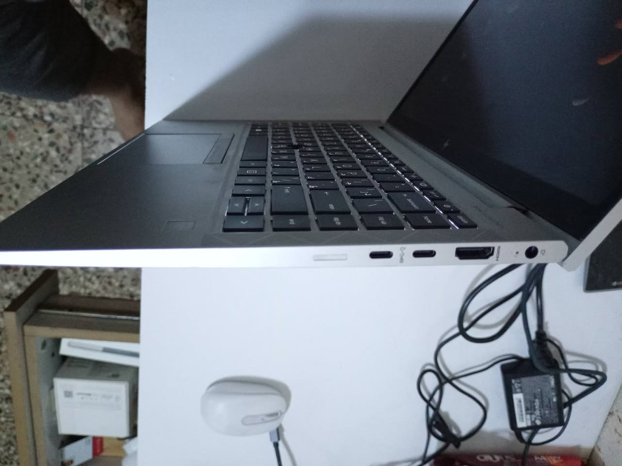 السلام عليكم
لابتوب hp ellitebook 845 g7 حجم ١٤ المواصفات بالصور
اريد مراوس بالابتوب نفس المواصفات تقريبا لكن حجم ١٧ لأن احتاج شاشه اكبر
الرام ٨
الاس اس دس ٢٥٦ كيكا
المهتم يراسلني على الخاص
مكاني نجف او بابل


**إذا كنت صاحب هذا الإعلان وتريد حذفه لأي سبب، رجاءا أرسل رسالة إلى الدعم الفني**