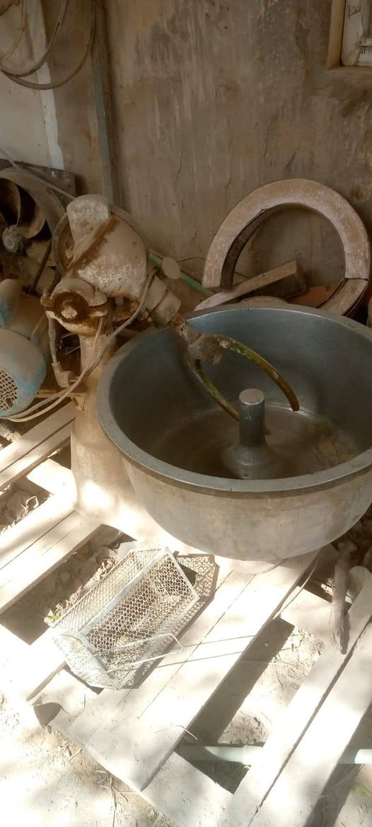 اغراض مطعم  للبيع اي استفسار انتصال

***********

***********
