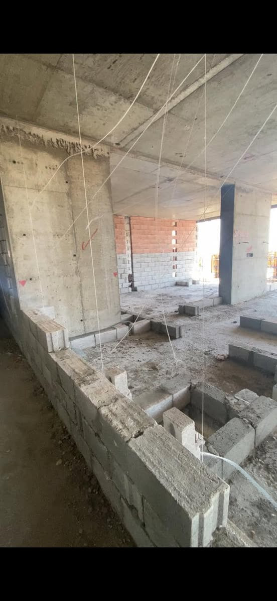 ‏السلام عليكم موجود كادر بناء معلم أحمد مصري شغل درجة أولى أسعار مناسبة للجميع رقم التلفون*********** الواتس
