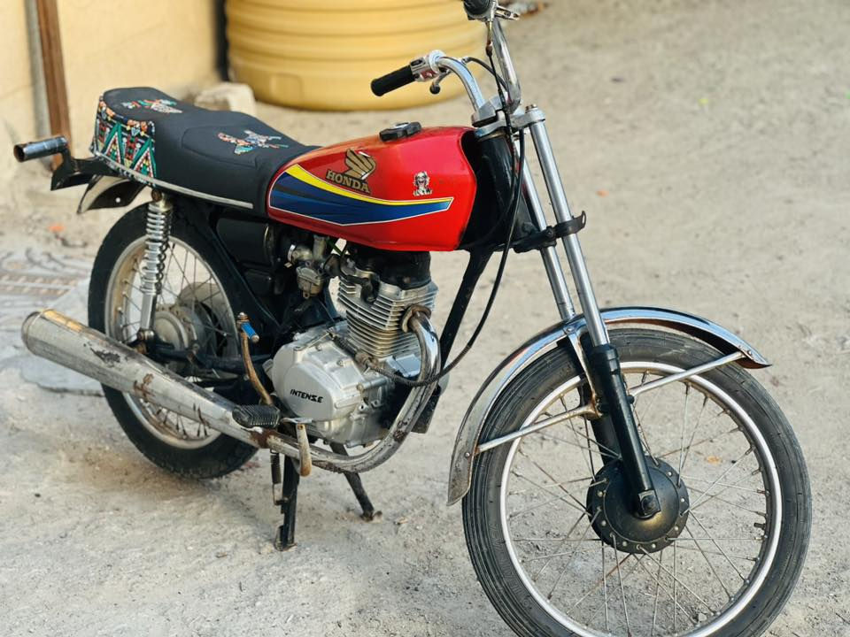 دراجة أ يراني البيع مكينه انتس  نضيفه ما مفتوحه السعر 375 قابل للتفاوض التواصل  *********** واتساب
