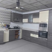 واسط • كاونتر ٧م مرمر • مايكرويف وفرن ايطالي