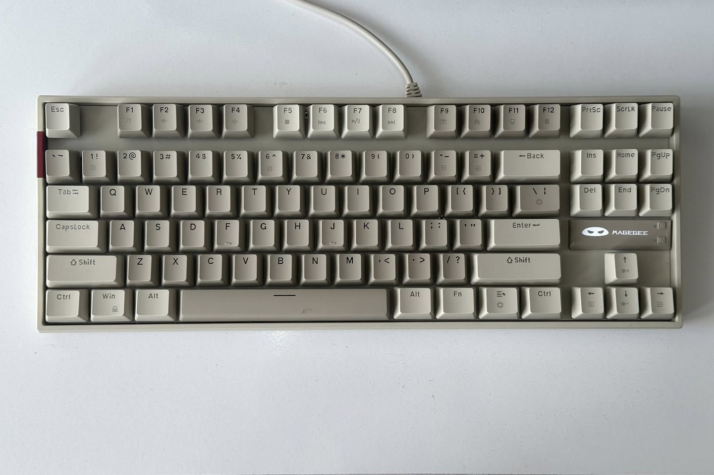 كيبورد ميكانيكي من براند MAGEGEE 
موديل الكيبورد MK-STAR
87 keys
ويجي وياه كيكابس احمر ماروني
brown switch 
ولون الاضاءه ابيض جدا جميل وبيه هواي مودات
سعر 30 الف


**إذا كنت صاحب هذا الإعلان وتريد حذفه لأي سبب، رجاءا أرسل رسالة إلى الدعم الفني**