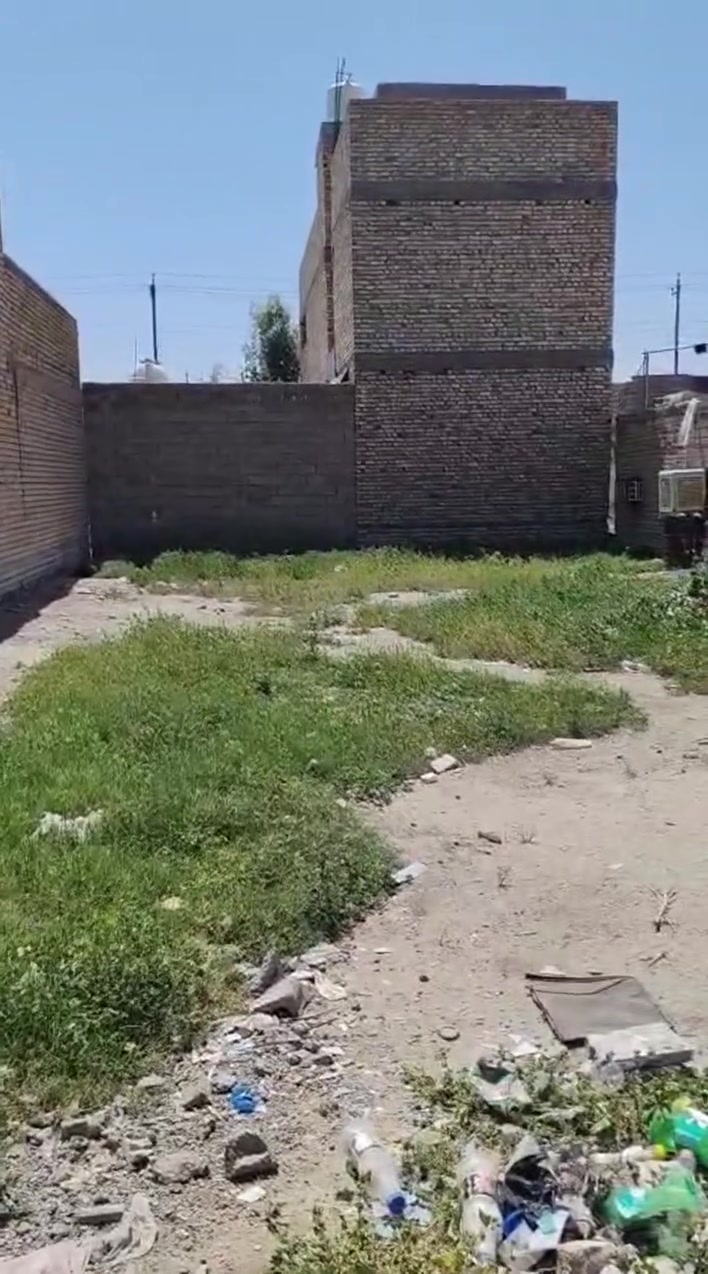 قطعة ارض للبيع 110 متر 
~~~~~~~~~~~~~~
جنس العقار.
طابو ملك صرف على طابو الكاظمية 
~~~~~~~~~~~~~~~~~~~
نافذة على المنتزه والمكتبة العامة 
~~~~~~~~~~~~~~~~~
السعر: 16.5 
~~~~~~
للتواصل والاستفسار.
***********
