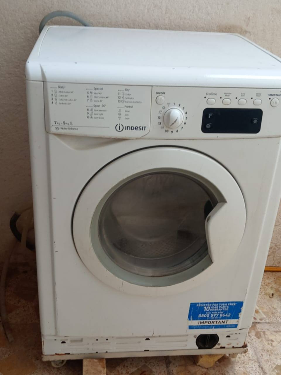 غساله اوتوماتيك باله ياباني ما داخله تصليح 
بيه عده مواصفات تجفيف وكوي تسخين الماء تشتغل ١٣ نضام  سعرها ١٥٠ الف  ميسان حي الشرطه


**إذا كنت صاحب هذا الإعلان وتريد حذفه لأي سبب، رجاءا أرسل رسالة إلى الدعم الفني**