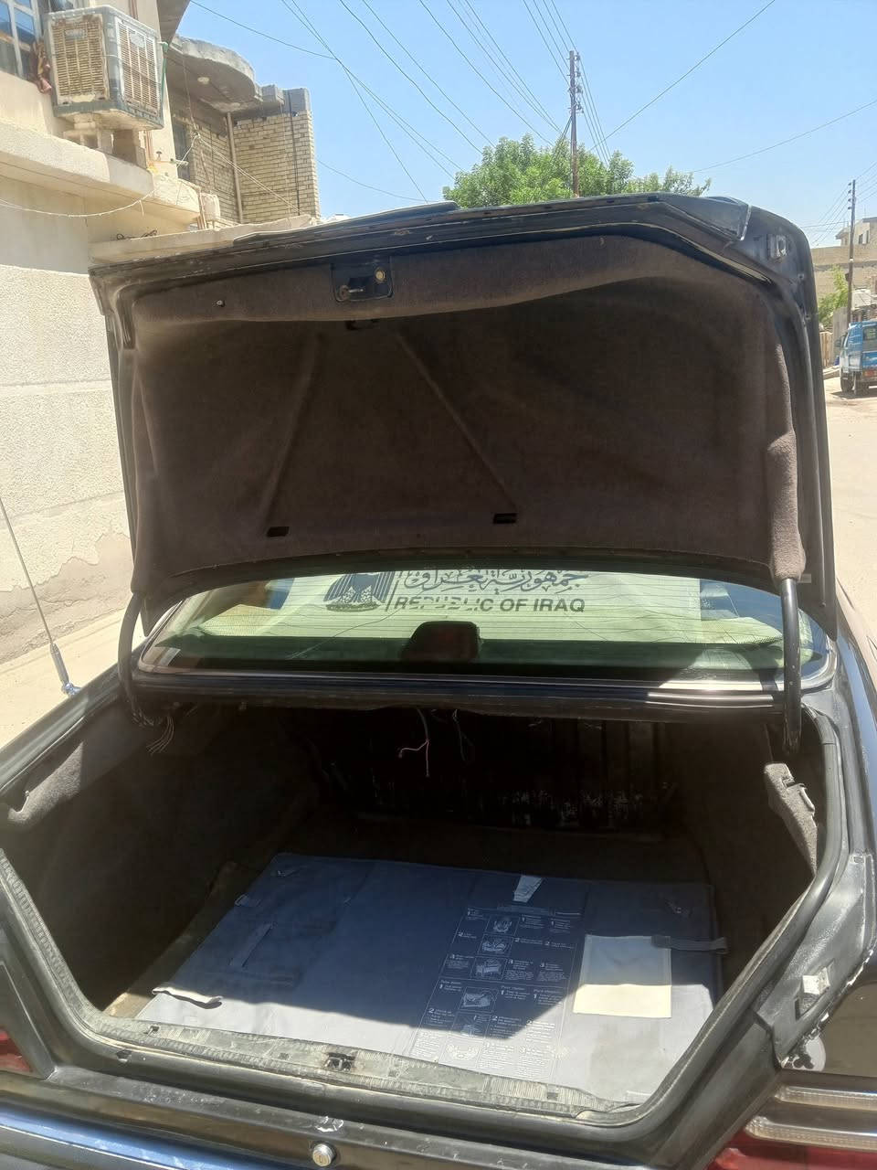 سلام عليكم اخوان مرسيدس تك باب رقم بغداد الماني سنويه ما نافذه محرك  حجم 320بلادي خير من الله سياره مكفوله كير ومحرك وكصه والكشر شوفت العين السعر 45 وبيها مجال يرهم مقدمه وقسط للاستفسار الاتصال على الرقم ***********

