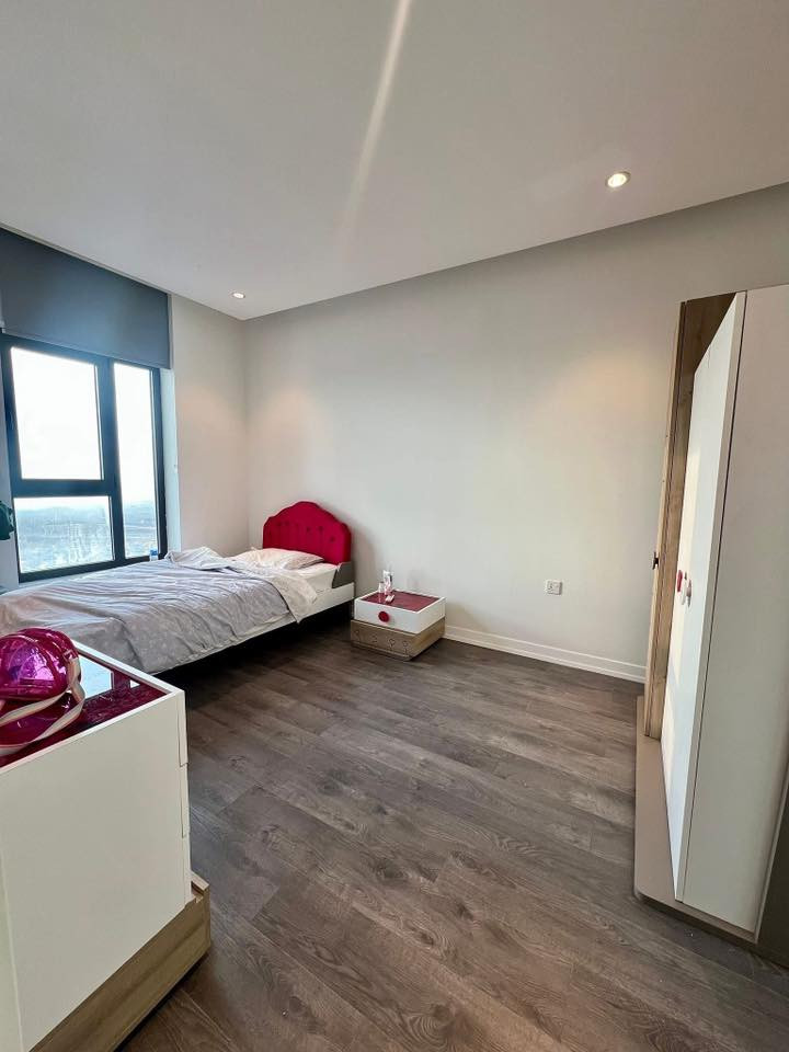 Hello! A whole Bedroom for sale. I bought it from Diwan Home 5 months ago for 1000$. It is still in a brand new condition but I have to sell it because we are leaving Slemani. Selling price: 500$
Location: Suli Heights If interested please CALL ***********
