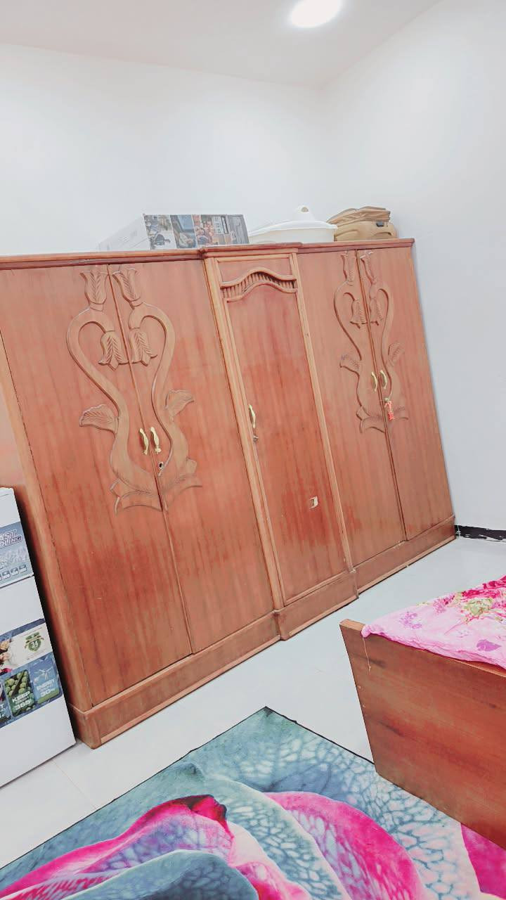 غرفه اخشاب سعر ٦٥٠ رقم ***********
