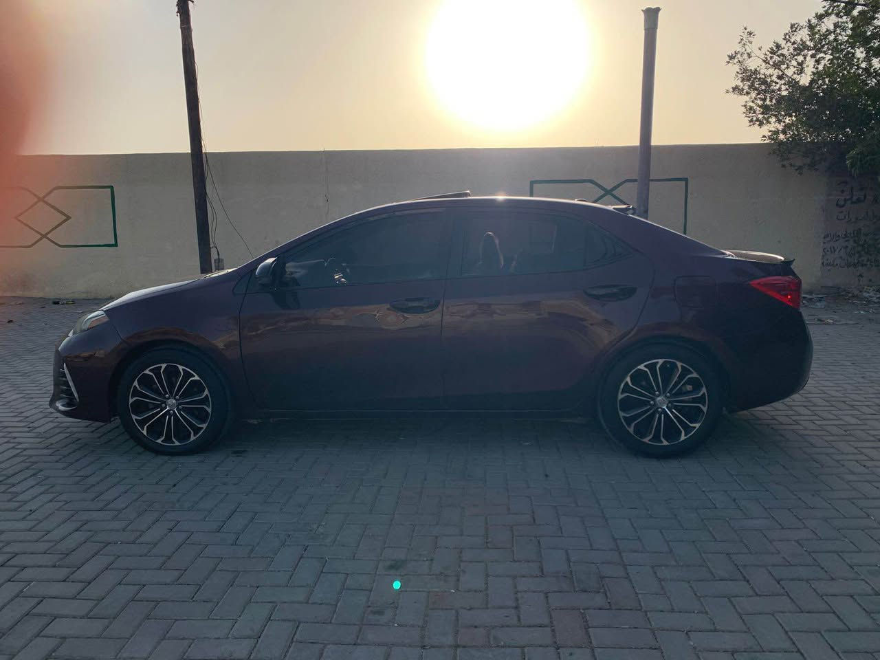 السلام عليكم 
تيوتا كورلا 2017 SE  (خمسينيه 50th)  رقم اربيل  بسمي هزه و سنويه جدد 
بي صبغ ٤ قطع بدون دواخل 
تكم و شاصي و لغدد مكفولات 
مواصفات الخمسينية معروفه 
المواصفات فول الفول 
بصمه ابواب لمس وصندوق
 فتحه سلايد
كشنات جلد ومخمل حاضن 
زنون عالي ناصي بلاد
رادار  امامي 
الشاشة كبير مو الصغير
 شفتات گير
هيتر بالمرايه 
نضام سبورت 
السعر 128 وبي مجال
ماشيه 173 ميل 
عنوان بغداد العامريه
*********** بغداد, العراق
