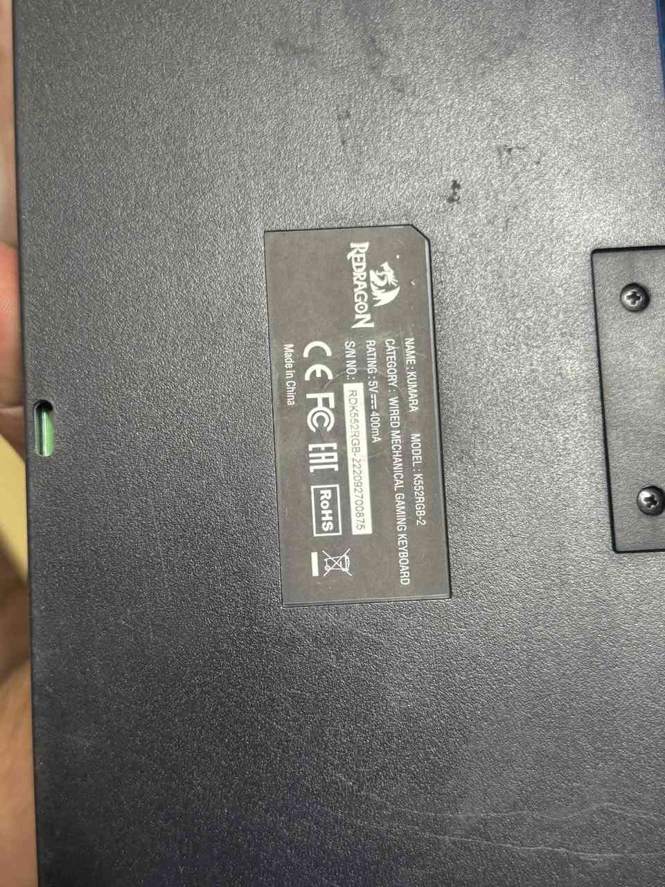 المعالج (CPU): Intel Core i5-10400F (6 أنوية و 12 مسار) – معالج بطل وقوي جداً، يتحمل الألعاب الثقيلة والبرامج بدون أي تقطيع.
 كرت الشاشة (GPU): NVIDIA GeForce GTX 1660 Super – النسخة الخارقة! الكرت الأشهر للألعاب يعطيك فريمات عالية وأداء ممتاز على دقة 1080p.
 الذاكرة العشوائية (RAM): 16GB – مساحة ممتازة تضمن لك سلاسة تامة في التنقل بين الألعاب والبرامج وفتح أكثر من تطبيق بنفس الوقت.
 التخزين السريع: 128GB SSD (مخصص للنظام لإقلاع الحاسبة وتشغيل البرامج بلمح البصر).
 التخزين الإضافي: 320GB HDD (مساحة إضافية مخصصة لحفظ ألعابك وملفاتك الخاصة).
🖥️ ملحقات قيمنق كاملة (تجي ويا التجميعة):
1 الشاشة: شاشة Lenovo 60Hz – ألوان دقيقة ومريحة للعين، مثالية للألعاب والدراسة والمشاهدة.
2 الماوس: Glorious Model O- (Minus) – ماوس قيمنق احترافي، خفيف الوزن جداً وسريع الاستجابة، المفضل للاعبي المحترفين (الشوتر والببجي).
3 الكيبورد: كيبورد ميكانيكي من شركة Redragon المعروفة – استجابة سريعة، متانة عالية، وشكل رهيب يكمل السيت أب
السعر ٦٥٠ وبيه مجال  مكاني بغداد متواجد واتساب فقط وهاذ رقمي *********** وشكراً.
