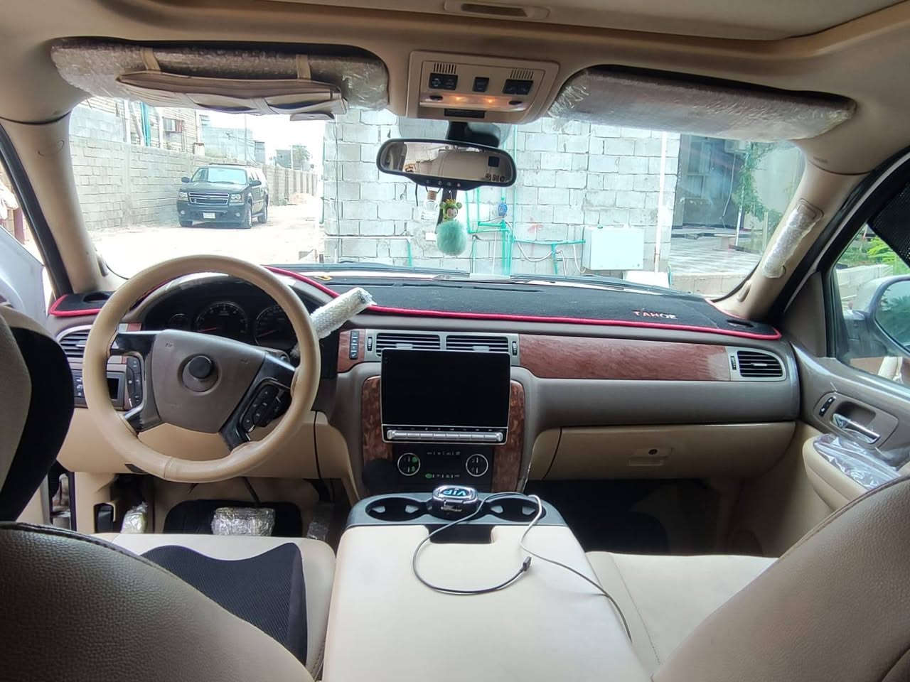 يوكن طويل XL فيئة الملكية SLT. وارد امريكي حادثهة بجم    ابيض بلاد 2008 بصرا اجره السياره حلوه نضيفة السعر  155 اوبيه مجال
*********** البصرة, العراق
