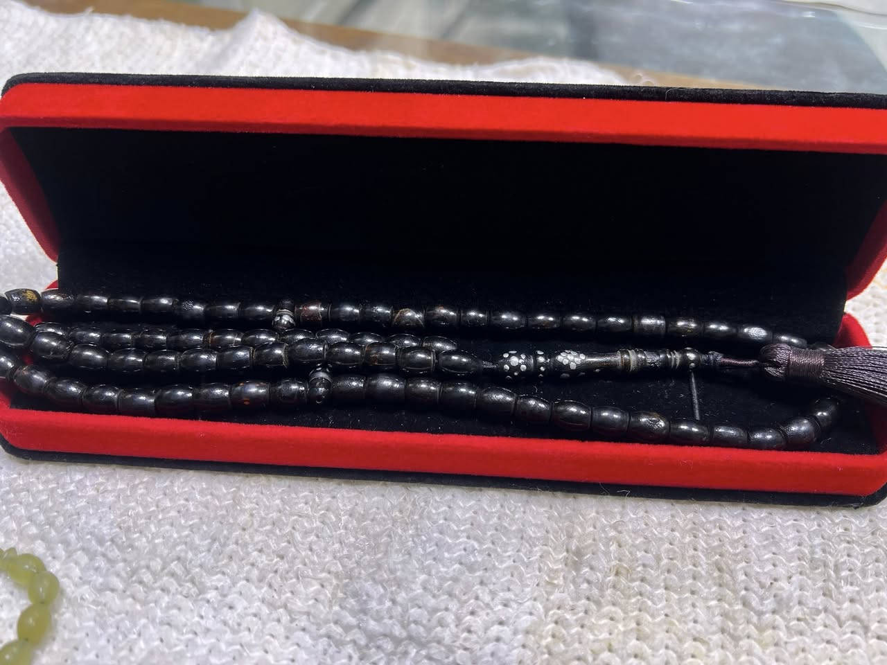 من رخصة صاحب الصفحة مسابح جانيهن وحبيت اصفيهن عنوز ويسر وسندلس ومهرب والى اخره شنو يعجبك راسلني وتساب ودزلي صوره ونطيك سعر وعينك ميزانك واتمنه الما يعرف بيهن لا يتعبني ويتعب نفسه فدوه ولا تكسرون بحلال الناس وكلهن مغلفات ومعركات وقديمات ما عدا كم قطعة جدد بيهن سندلس *********** ممتواجد عل فيس وتساب مفتوح وتدللون
