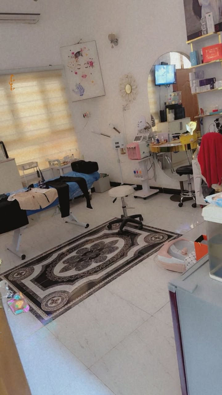 � بيت للإيجار مؤثث
📍 العنوان: السنيدية

* 4 غرف
* مؤثث بالكامل
* مناسب للعوائل

💰 بدل الإيجار: 1,200,000 دينار عراقي شهرياً

للاستفسار والمعاينة:
📞 ***********

نتمنى لكم التوفيق في العثور على السكن المناسب
