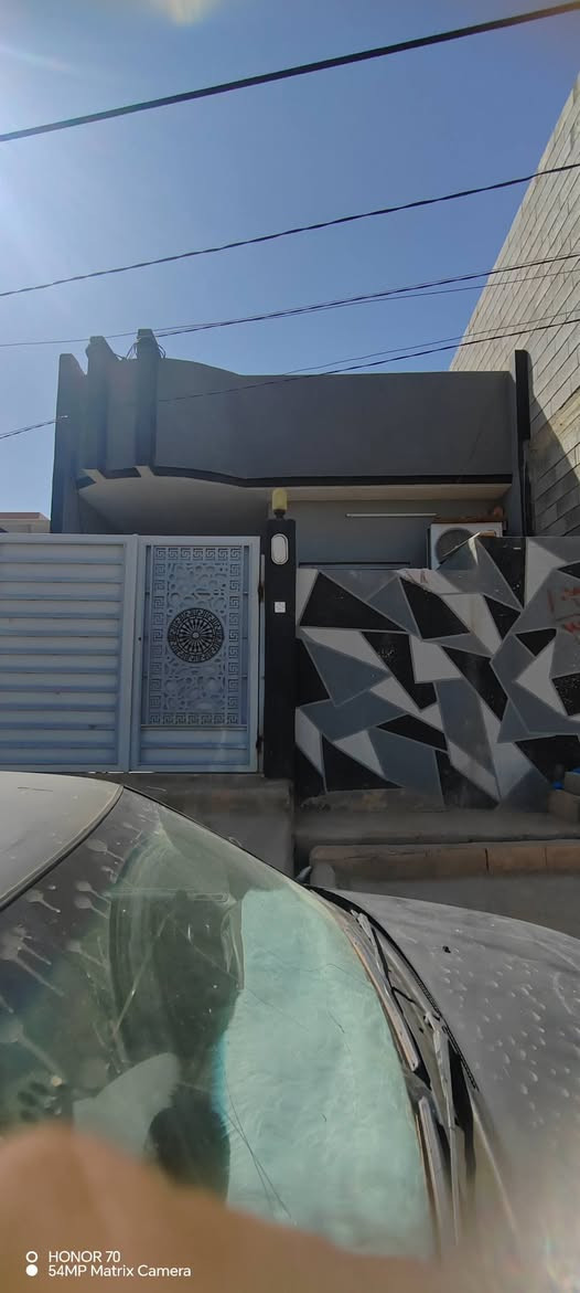 الدار معروض للبيع مساحه 120 متر واجهه 6 نزال 20 منطقه القوصيات خربت عسكر خلف معمل غاز دجله قرب مدرسه الصينيه السعر 55 بمجال رقم الموبايل *********** ///***********
