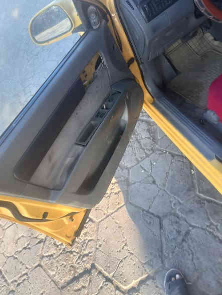 سلام عليكم وبترا 2011 صفره بيه ضربه جنطه خفيفه وبيه تلحيضات سعره 57 وبيه مجال اكثر التفاصيل اتصل ع الرقم ***********
